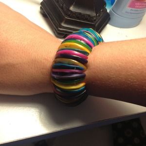 Stretchy seashell bracelet