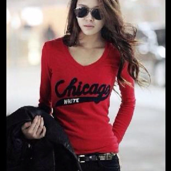 Slim V-nack Letter Print Blouse