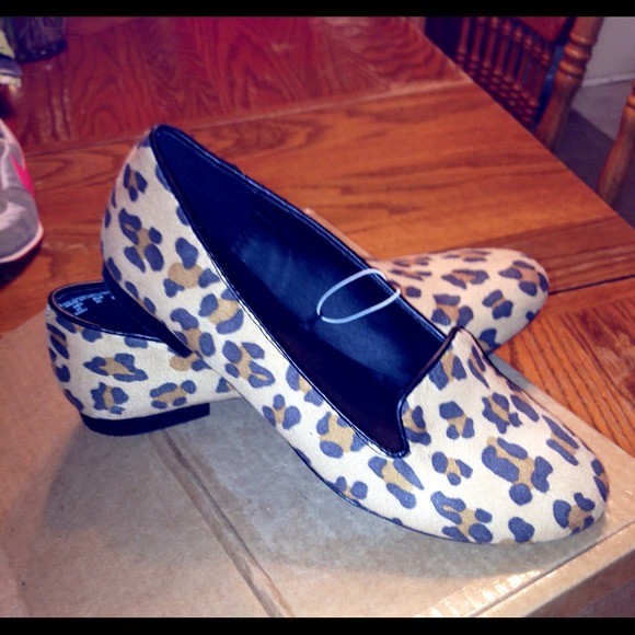 Leopard print suede flats