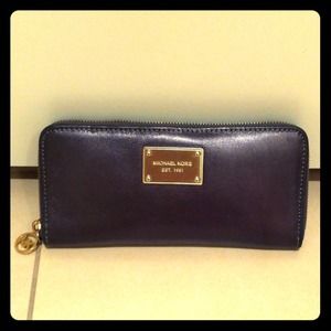 💥REDUCED💥Michael Kors Jet Set Continental Wallet