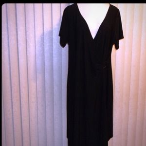 Beautiful black dress. Very flattering!