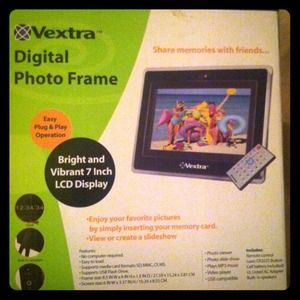Digital photo frame