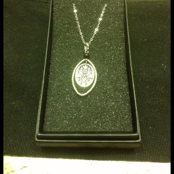 ⛔️SOLD⛔️Korean artistry necklace