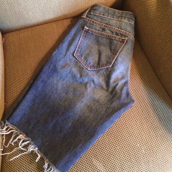 Old Navy cut-off shorts - Picture 2 of 3