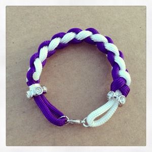 Paracord bracelet