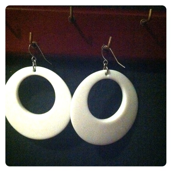 Retro white earrings