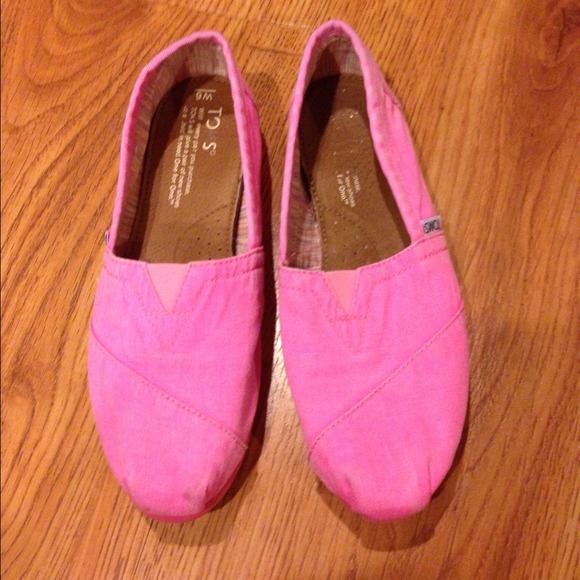 💸❌REDUCED❌💸 Neon pink TOMS