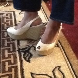 🍦Jessica Simpson sling back wedges🍦