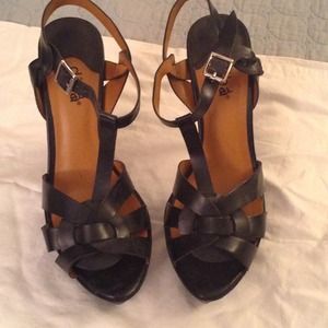 Carlos Santana size 8 heels