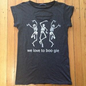 Wildfox we love to boo gie Destroyed Tee XS