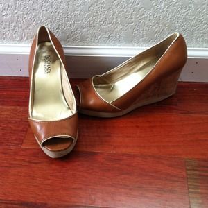 Michael Kors cognac wedges