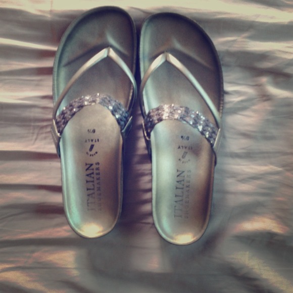 Silver sandles
