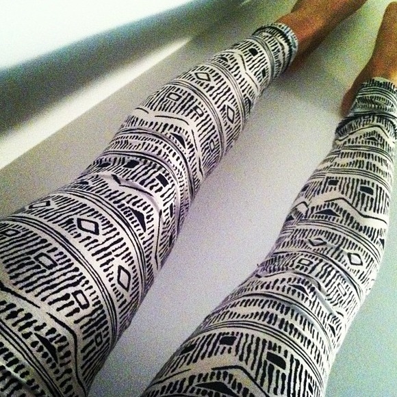 🚫Traded in bundle🚫Aztec pattern leggings!