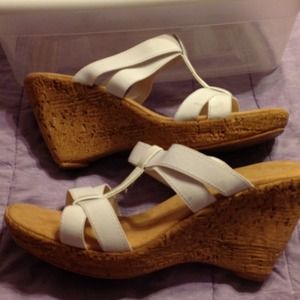 White cork wedge