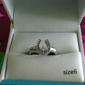 Horse shoe ring