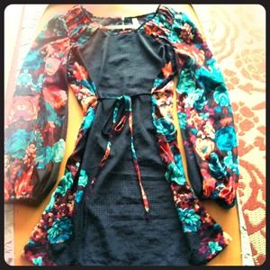 Black / Floral Shift Dress