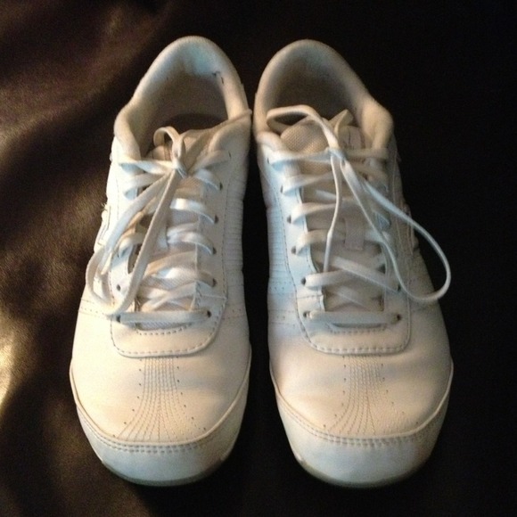 Sold White New balance 474