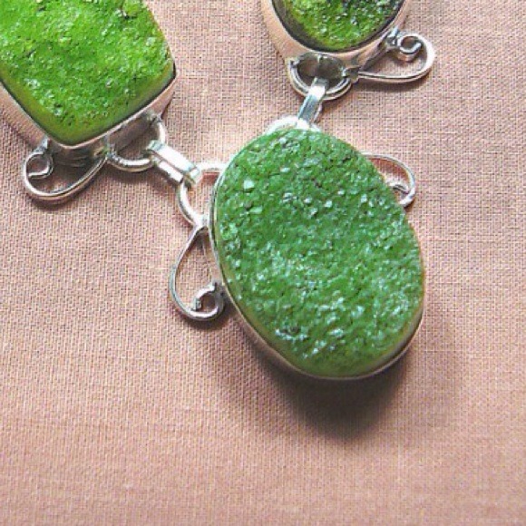 GREEN APPLE DRUZY NECKLACE - Picture 2 of 2