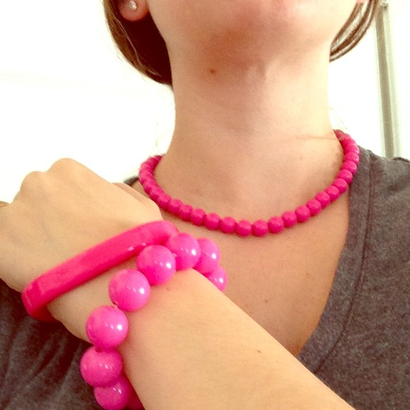 🍎Bundle of pink 80s costume jewelry!