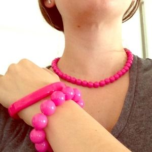 🍎Bundle of pink 80s costume jewelry!