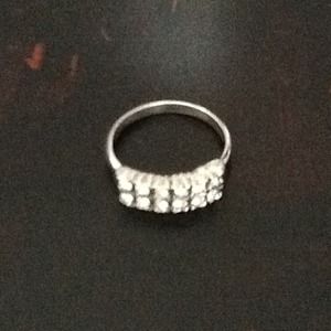 Pretty double row Australia crystal ring