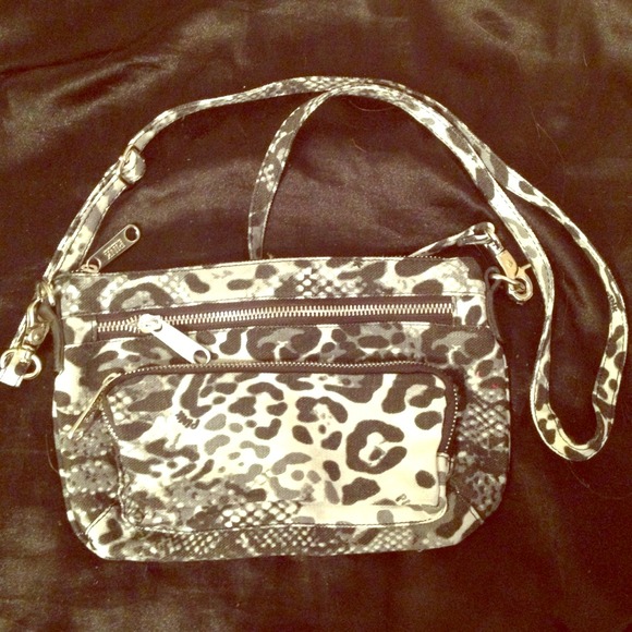 Victoria's Secret PINK animal print crossbody❤