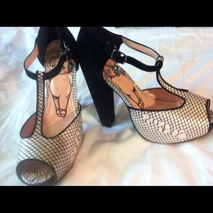 NWOT - I Caught Kewpie T Bar Platform