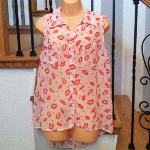 💋💋Kisses Lips High Low Summer Top💋💋