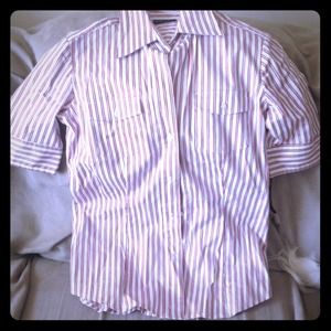 Shirt sleeve women's shirt. New York & Co