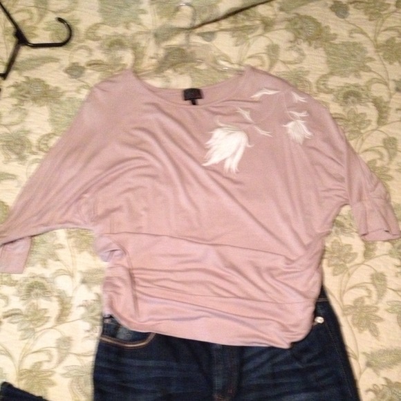 Blouse with a flower!