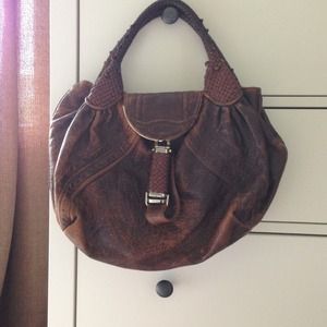 100% authentic Fendi pebbled brown leather spybag