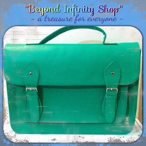🚫sold🚫💥Back to School:Flash sale💥🌺Satchel 13"