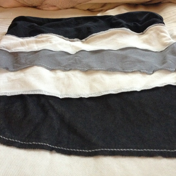 Size small black gray and white tube top - Picture 3 of 3