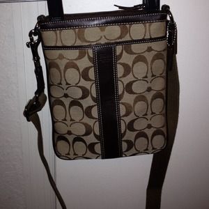 Authentic Coach messenger bag