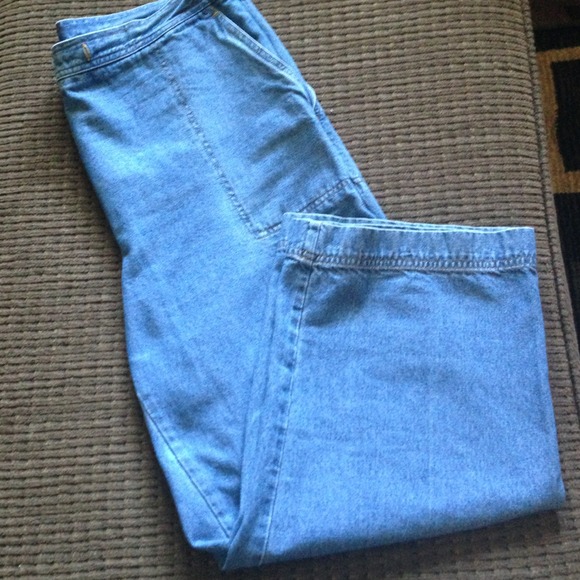 SOLD Crop denim jeans