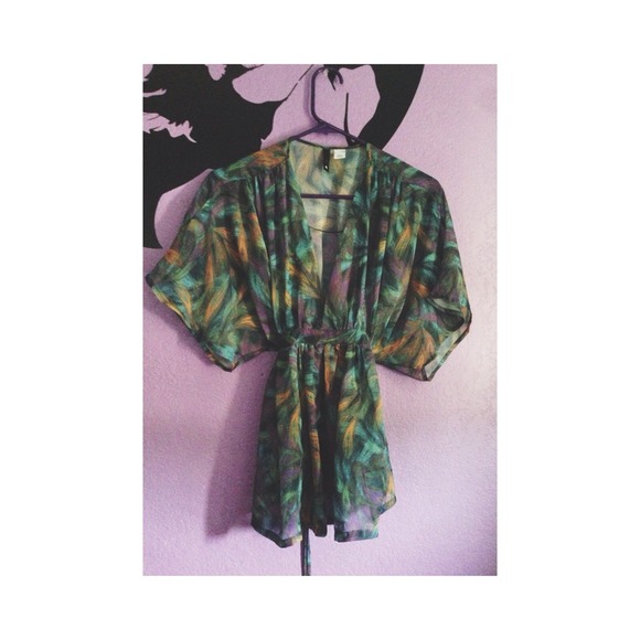 ❗ SOLD ❗H&M tied top!