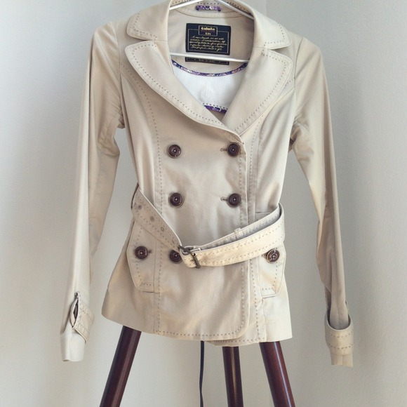 ❗REDUCED❗Aritzia Talula xxs short trench