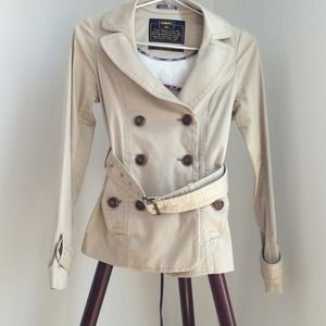 ❗REDUCED❗Aritzia Talula xxs short trench