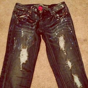 Distressed splatter capris