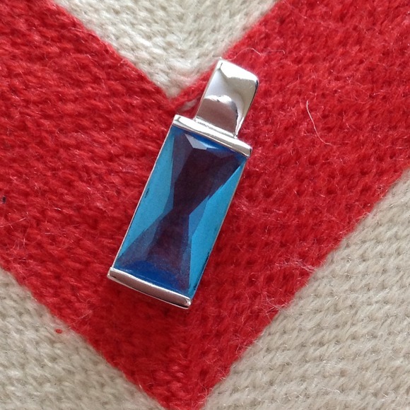Lia Sophia pendant