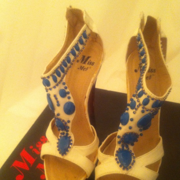 White high heel shoes