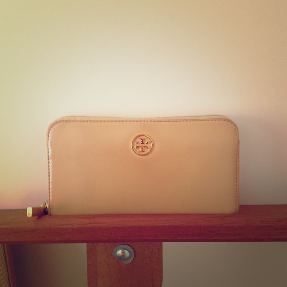 Tory Burch Robinson Wallet