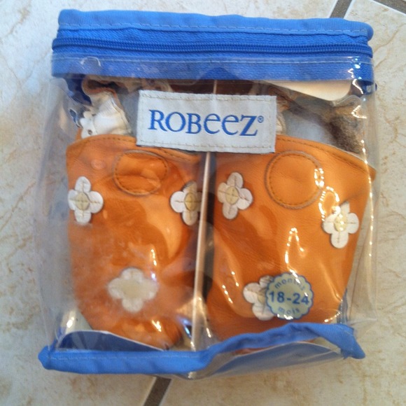 ROBEEZ Crib Shoes Orange Daisy