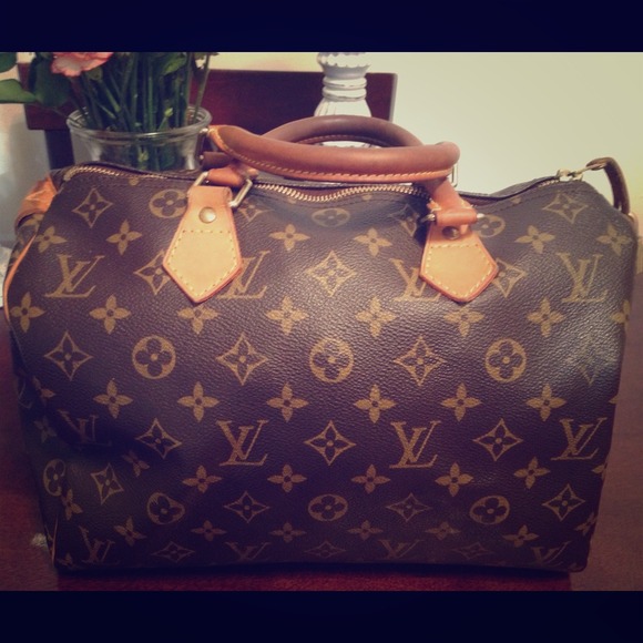 Authentic Louis Vuitton speedy bag