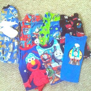 SOLDSOLDNEGOTIABLE PRICE:3T Boy Pajama Bundle