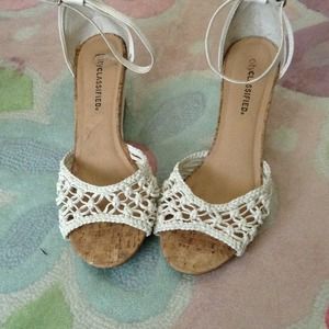 Size 8 small heel sandles