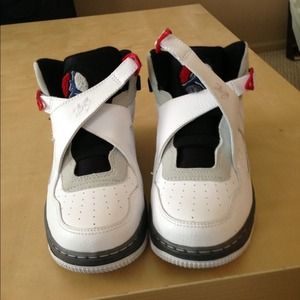 Jordan 8 Air Force 1 Fusion-holding