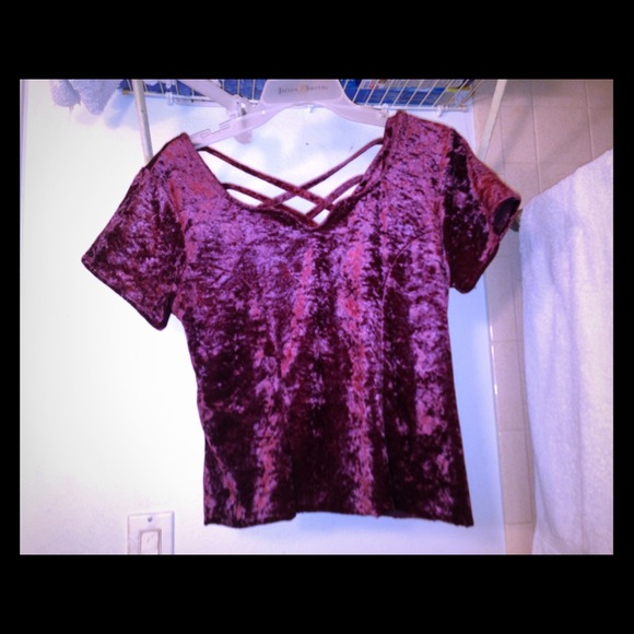 ⚡SOLD EBAY ⚡Crushed burgundy velvet top