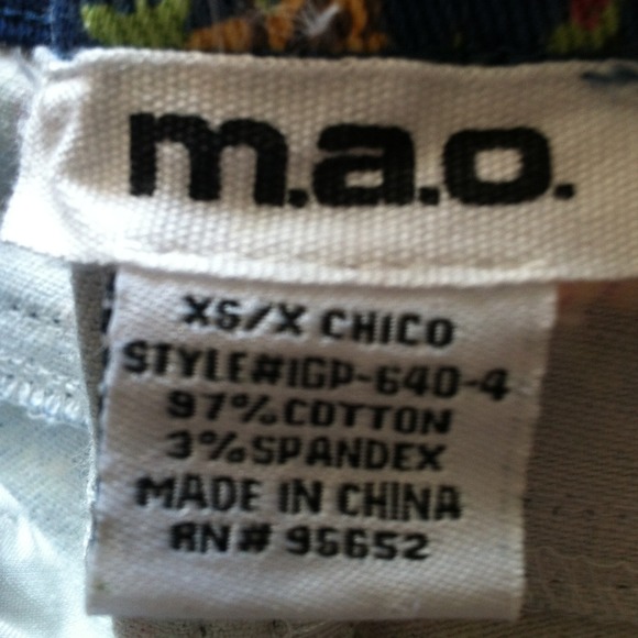 High Rise Studded floral shorts - Picture 2 of 3