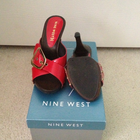 Nine West Slip Ons - Picture 4 of 4